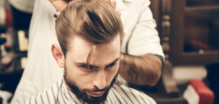 Descubra os melhores penteados clássicos para homens das últimas décadas